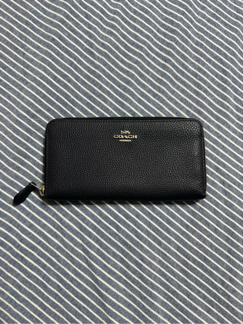 Coach Navy Blue Leather Zip-Around Wallet with Gold Logo - Picture 1 of 5